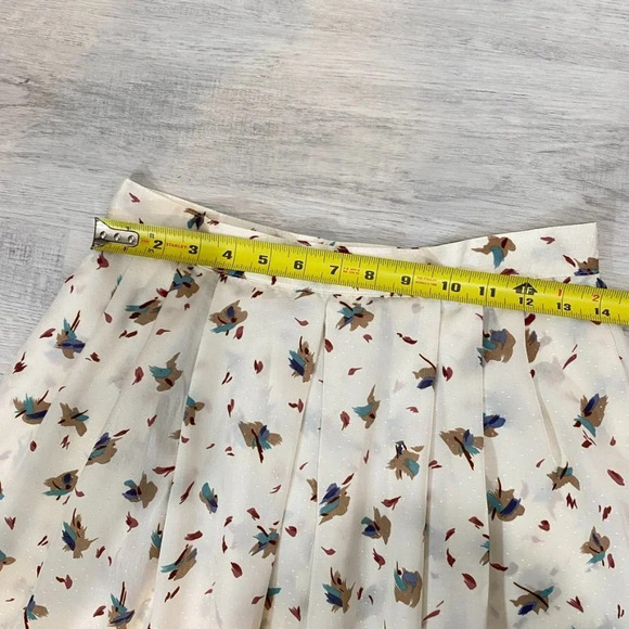 Vintage 1980s Pleated Grandmacore Floral A-line Skirt - Garey Petites - Picture 10 of 14